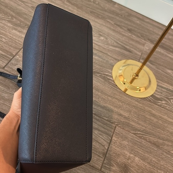 EUC Tory Burch York Buckle Tote Navy Purse Bag Saffiano Leather - Picture 7 of 12